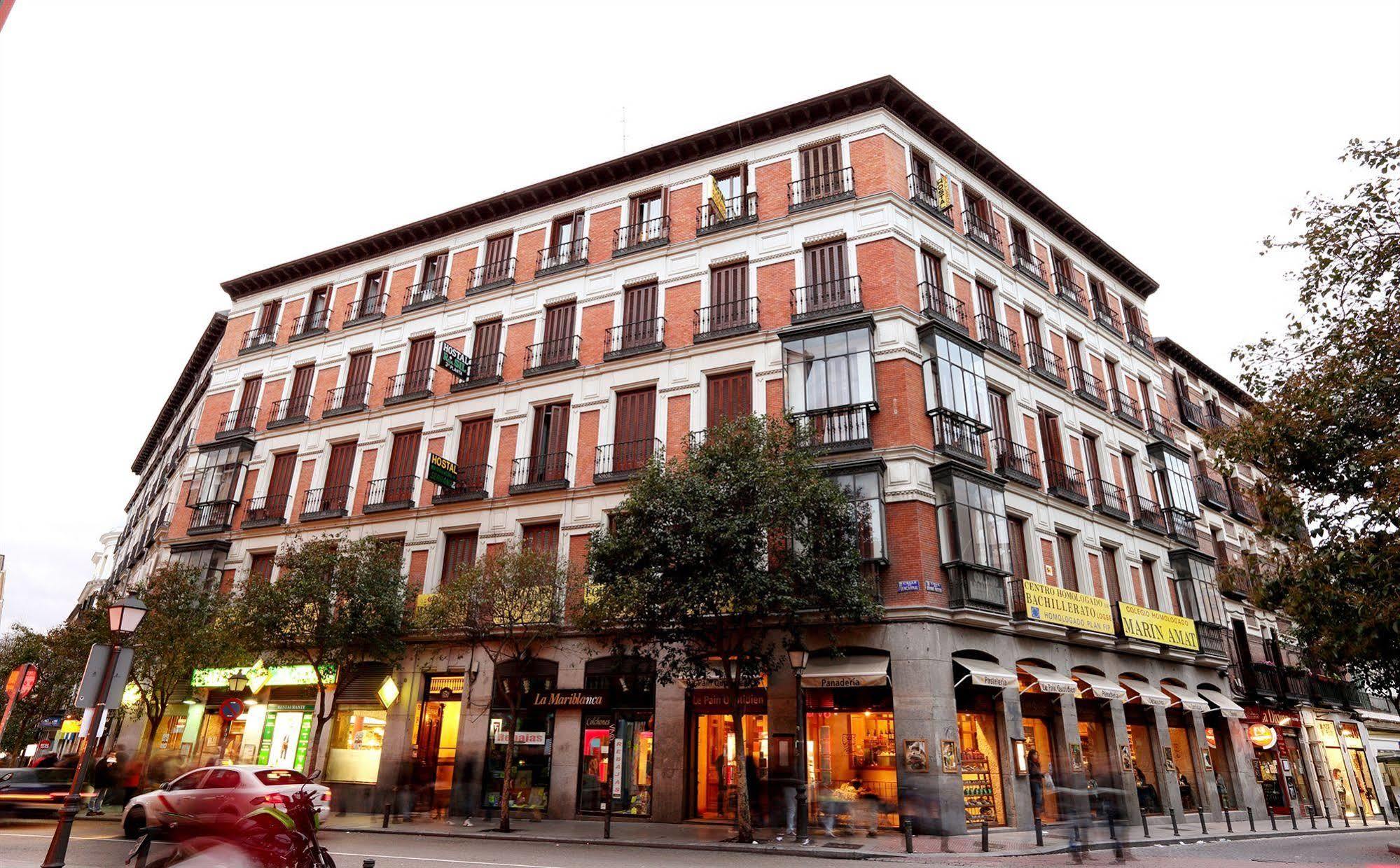Hostal Sil & Serranos Madrid Eksteriør bilde